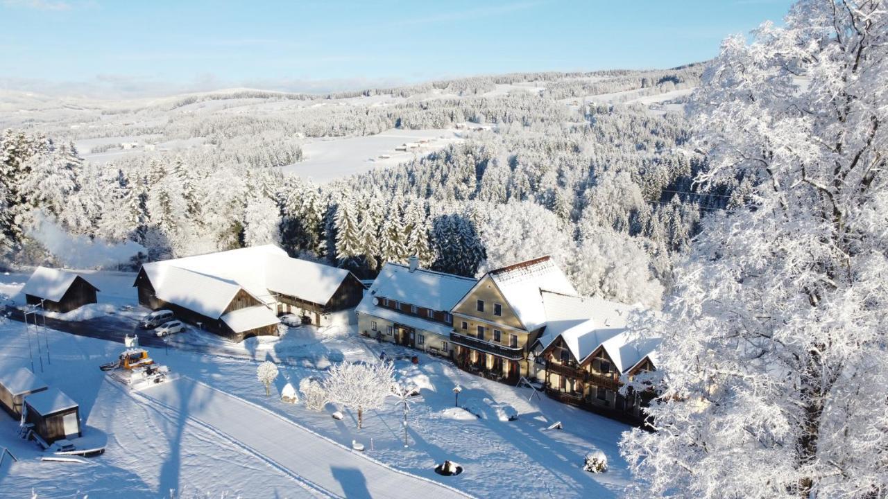 Gasthof Wiesenhofer Hotel Miesenbach  Ngoại thất bức ảnh